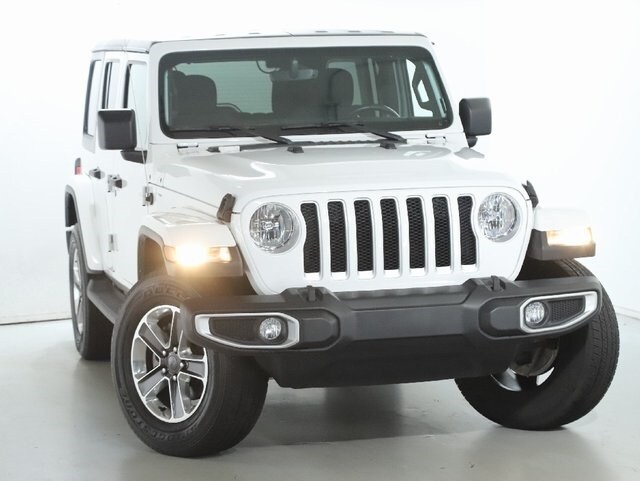 2022 Jeep Wrangler Unlimited Sahara photo 2