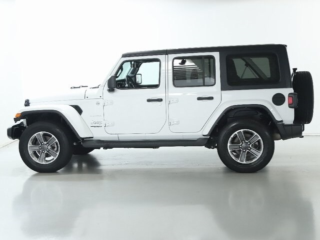2022 Jeep Wrangler Unlimited Sahara photo 4