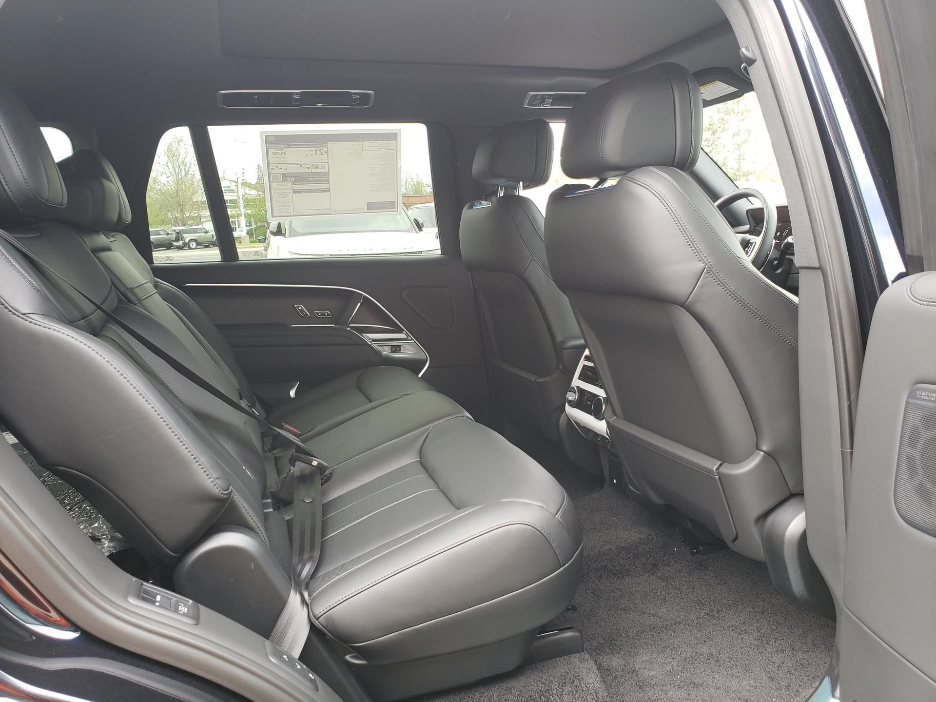 2026 Land Rover Range Rover SE - Photo 18