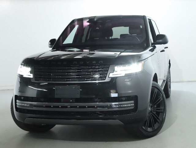 2023 Land Rover Range Rover SE photo 3