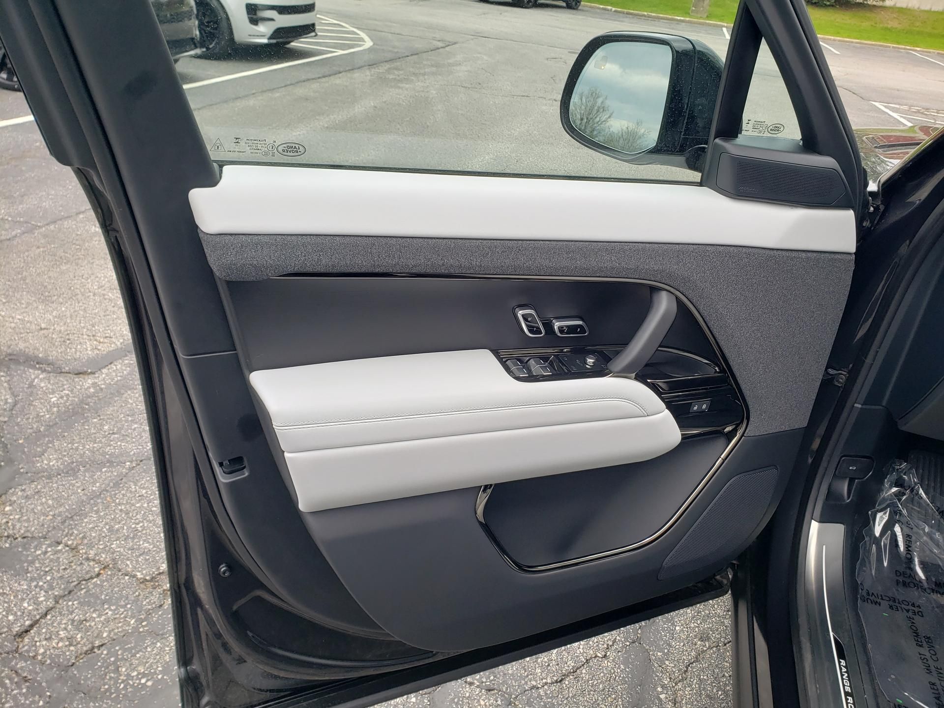 2026 Land Rover Range Rover Sport SE - Photo 10