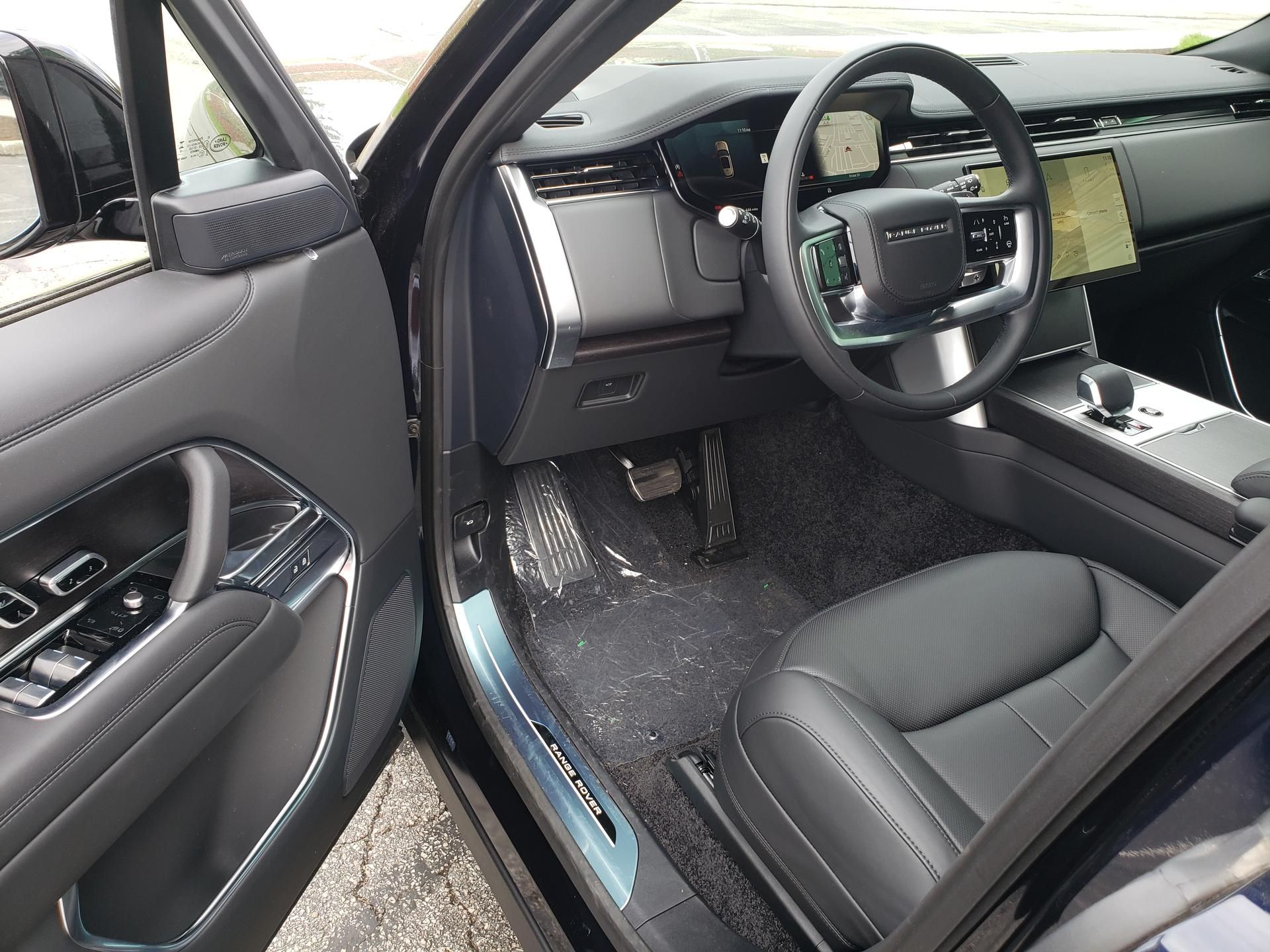 2026 Land Rover Range Rover SE - Photo 11