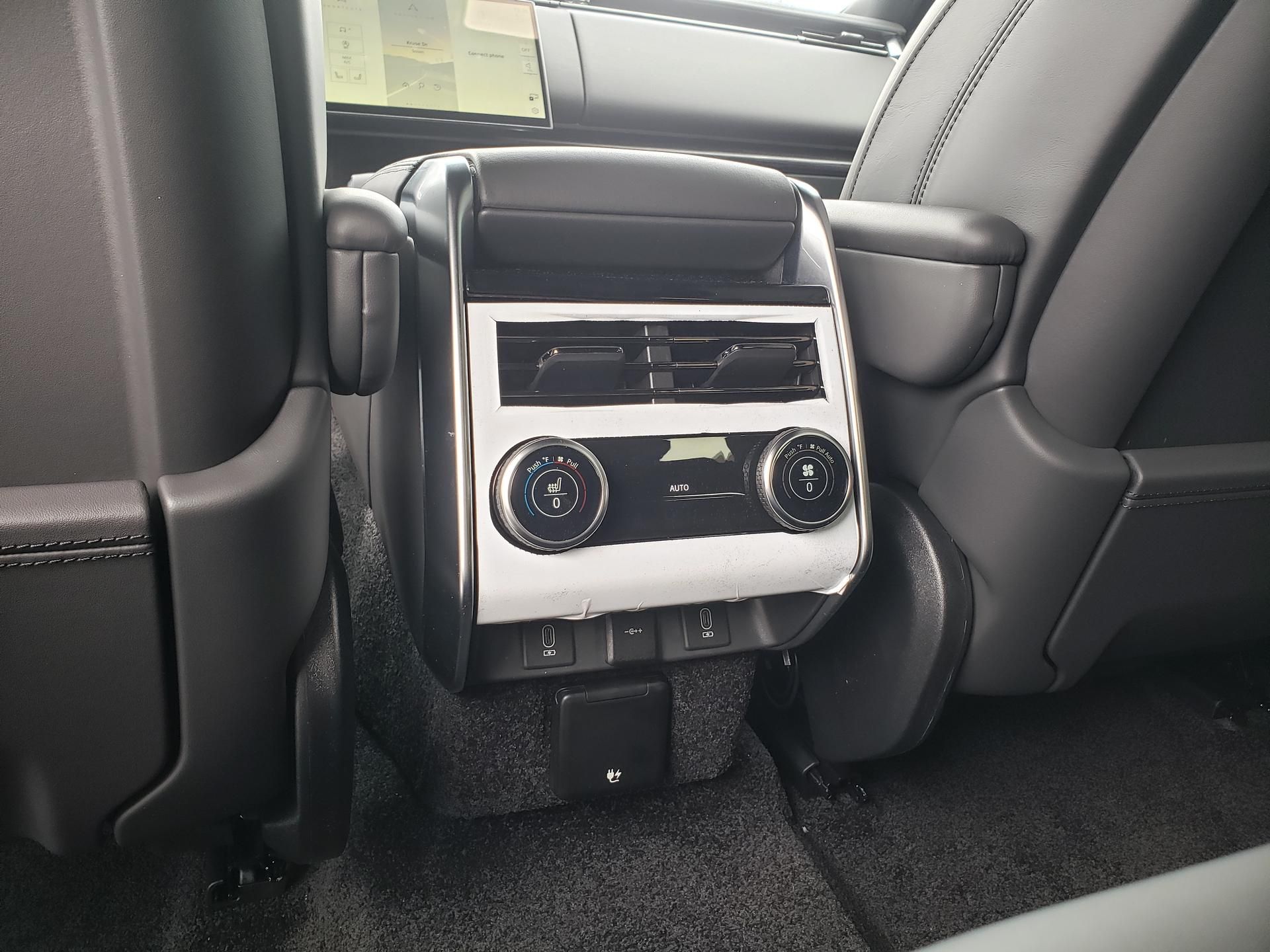 2026 Land Rover Range Rover SE - Photo 15