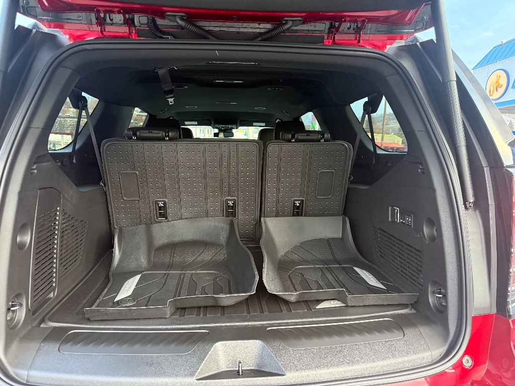 2026 Chevrolet Suburban LT - Photo 9