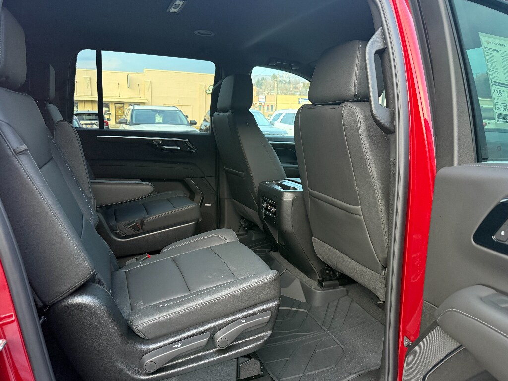 2026 Chevrolet Suburban LT - Photo 8