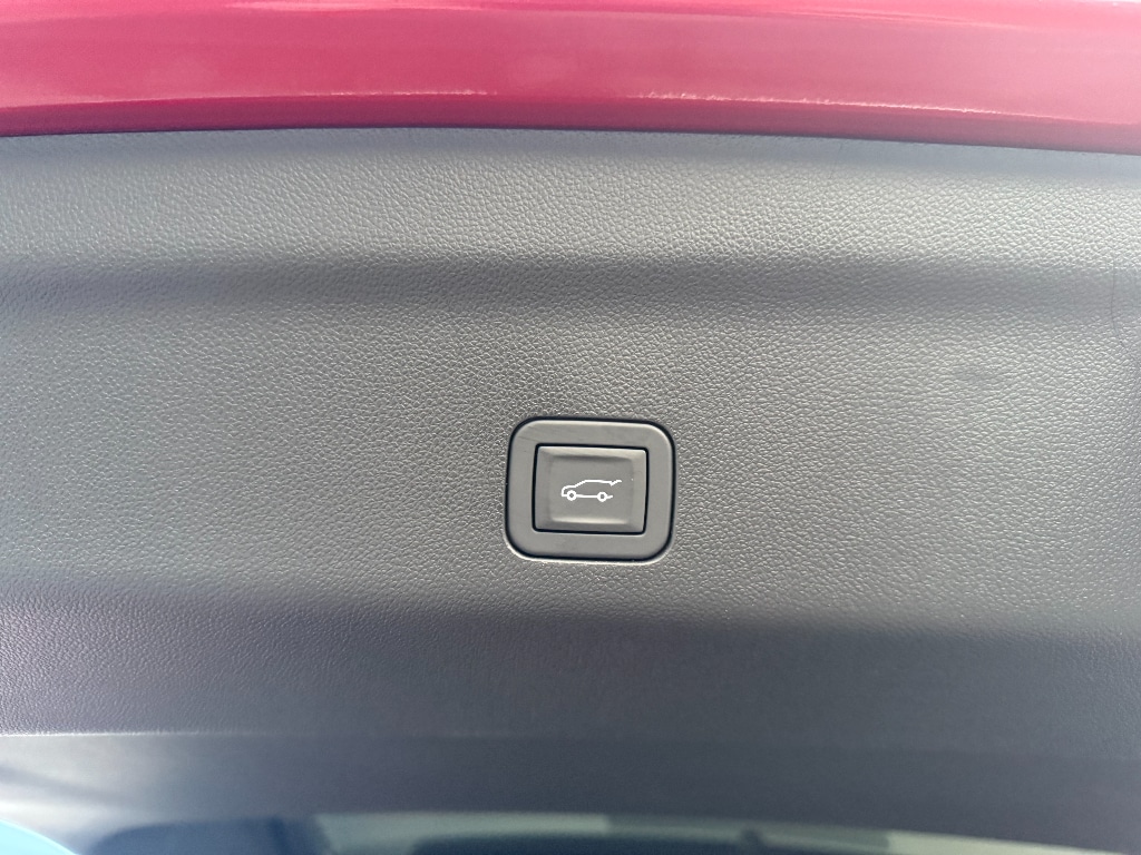 2026 Chevrolet Suburban LT - Photo 10