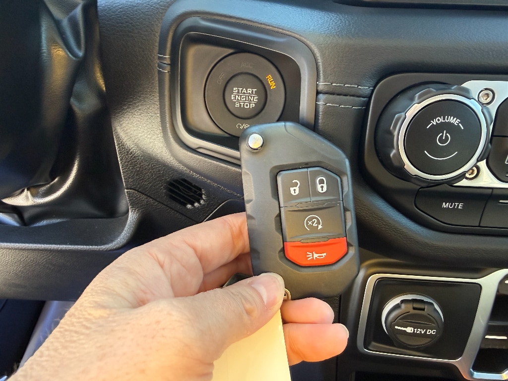 2025 Jeep Wrangler 4-Door Sahara - Photo 23