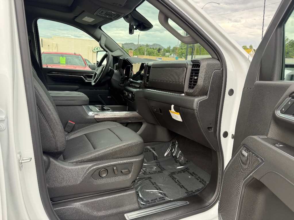 2026 Chevrolet Silverado 3500 HD LTZ - Photo 7