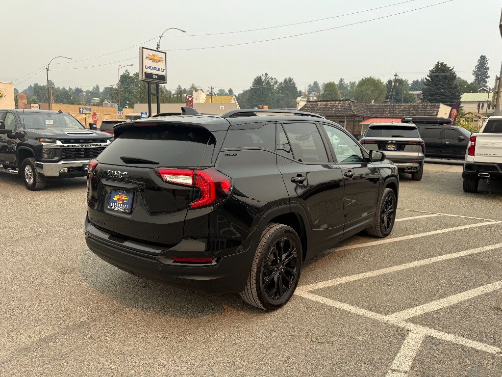 Used 2022 GMC Terrain SLE SUV
