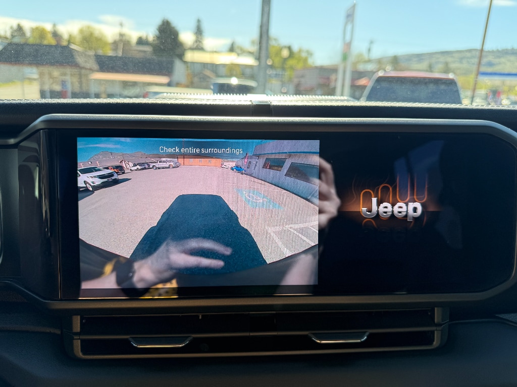 2025 Jeep Wrangler 4-Door Sahara - Photo 19