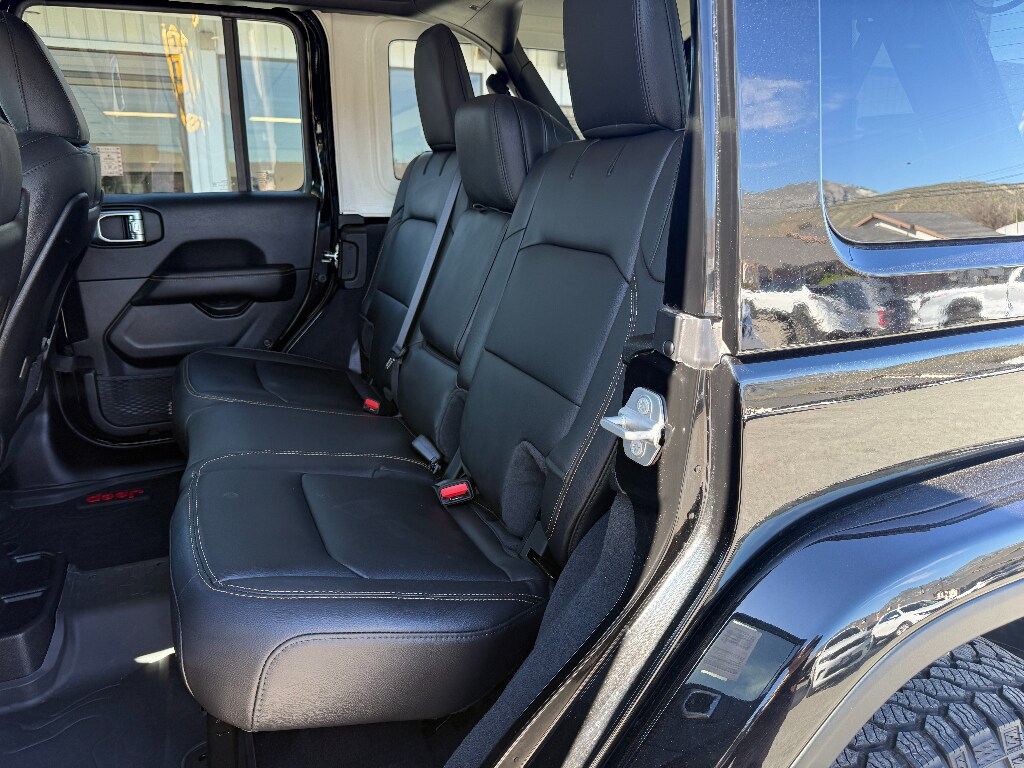 2025 Jeep Wrangler 4-Door Sahara - Photo 12
