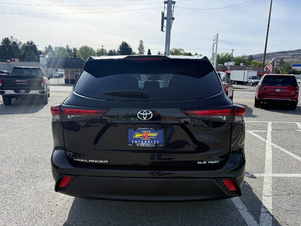 Used 2024 Toyota Highlander LE