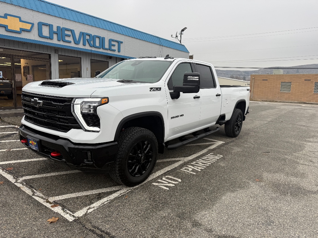 2026 Chevrolet Silverado 3500HD LT's photo