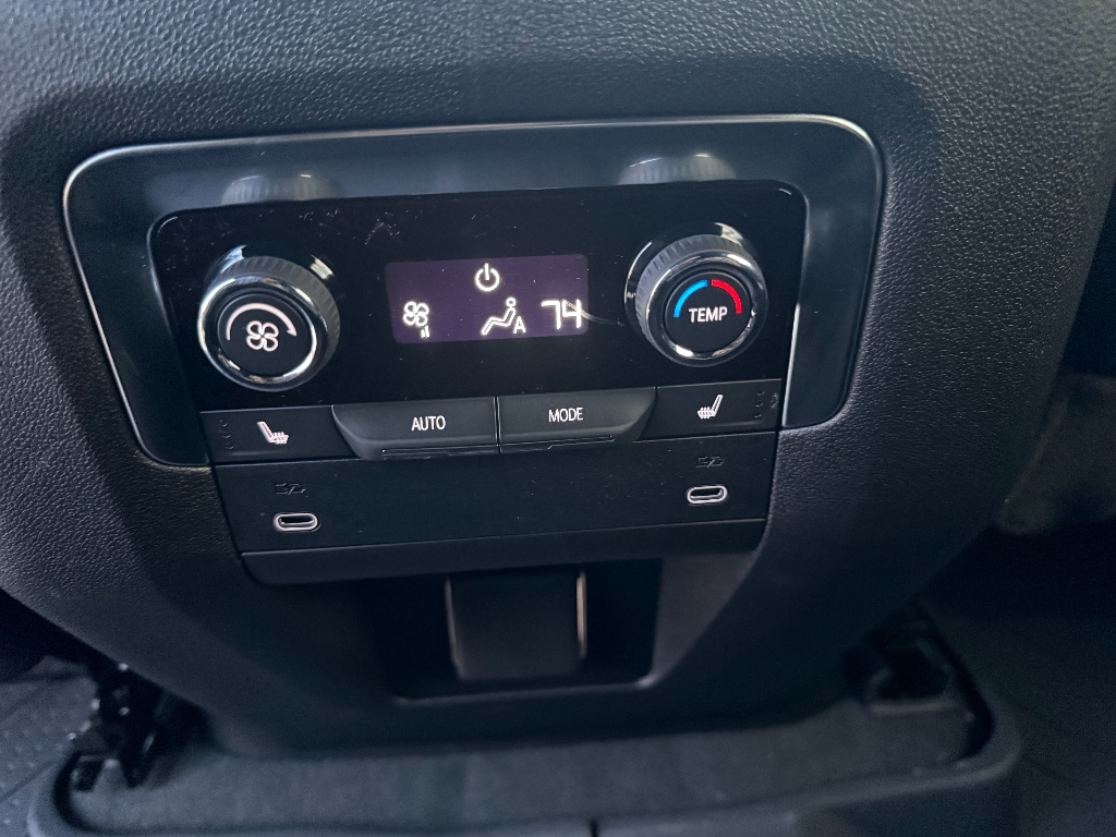 2026 Chevrolet Suburban LT - Photo 14