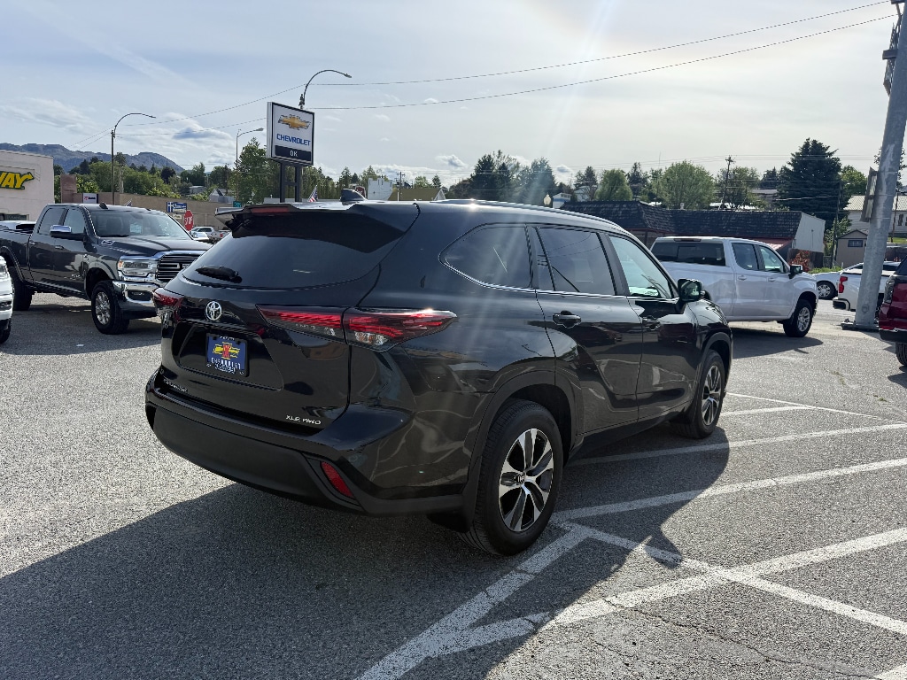 Used 2024 Toyota Highlander LE