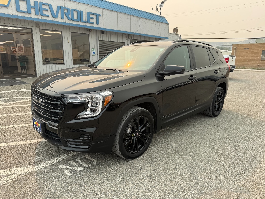 Used 2022 GMC Terrain SLE SUV