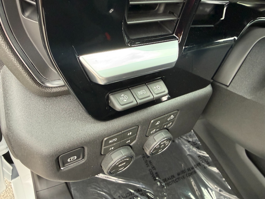 2026 Chevrolet Silverado 3500 HD LTZ - Photo 18
