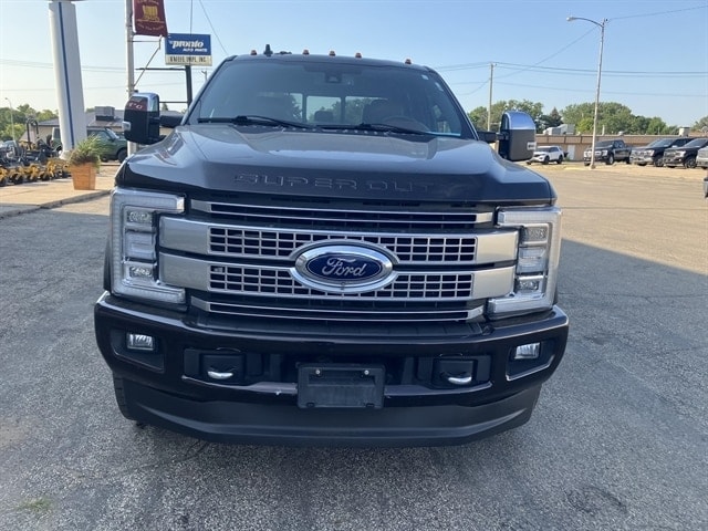 Used 2019 Ford F-350 Super Duty Platinum with VIN 1FT8W3BT3KED65904 for sale in De Smet, SD