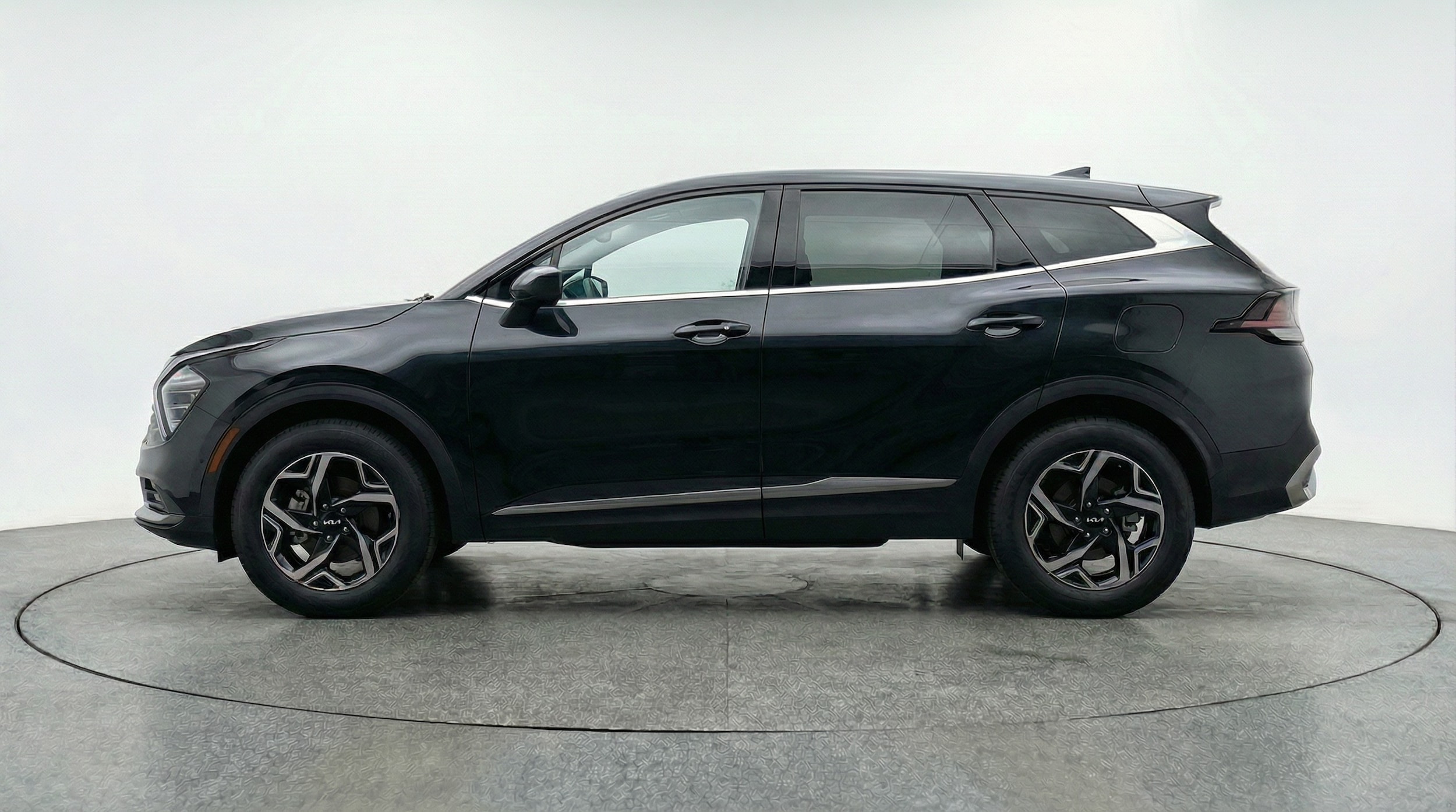 Thumbnail: 2025 Kia Sportage - 4