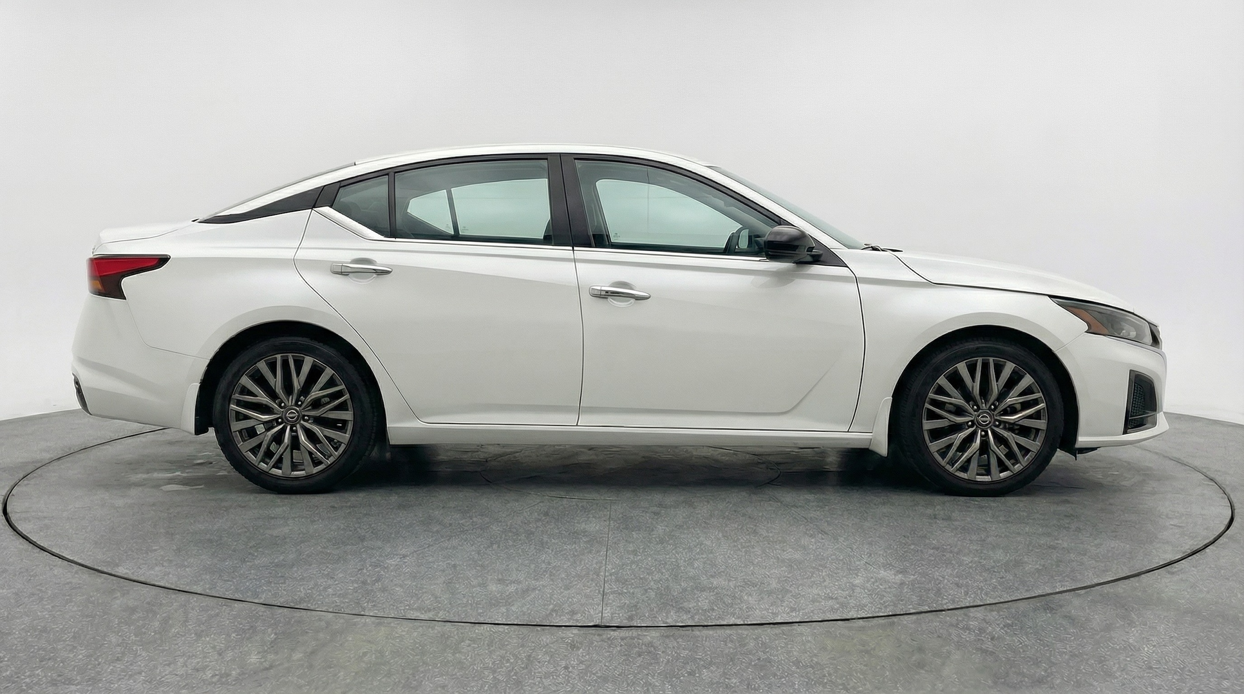 Thumbnail: 2025 Nissan Altima - 8