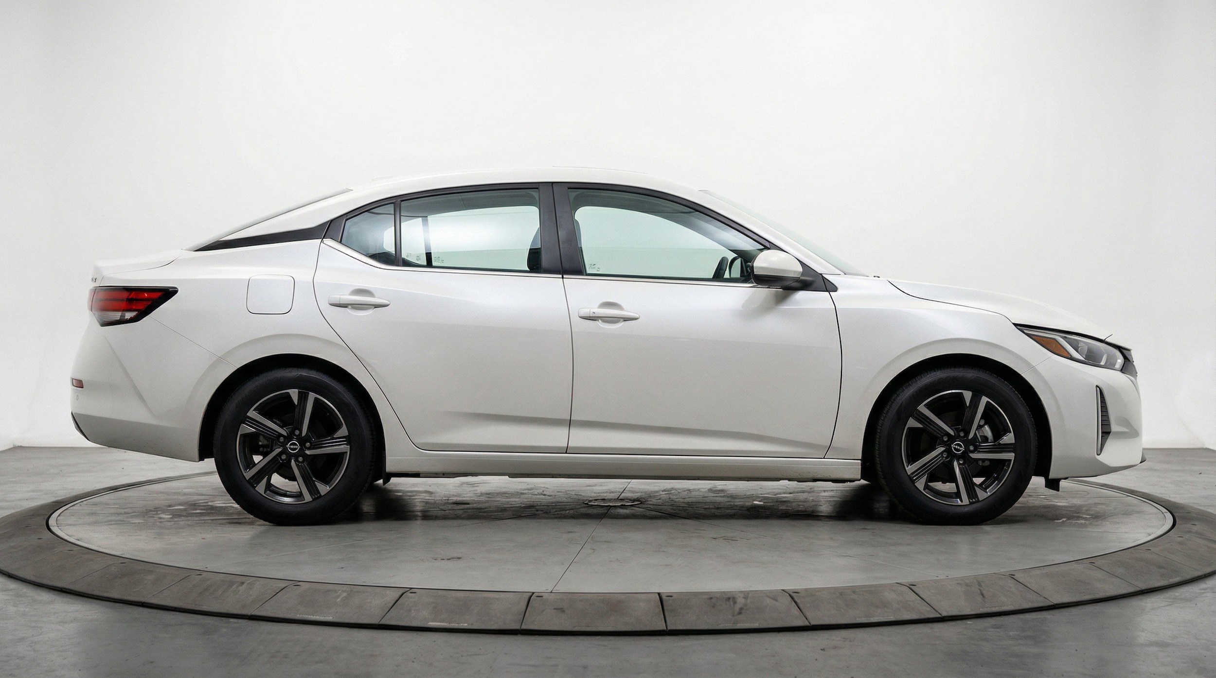 Thumbnail: 2025 Nissan Sentra - 11