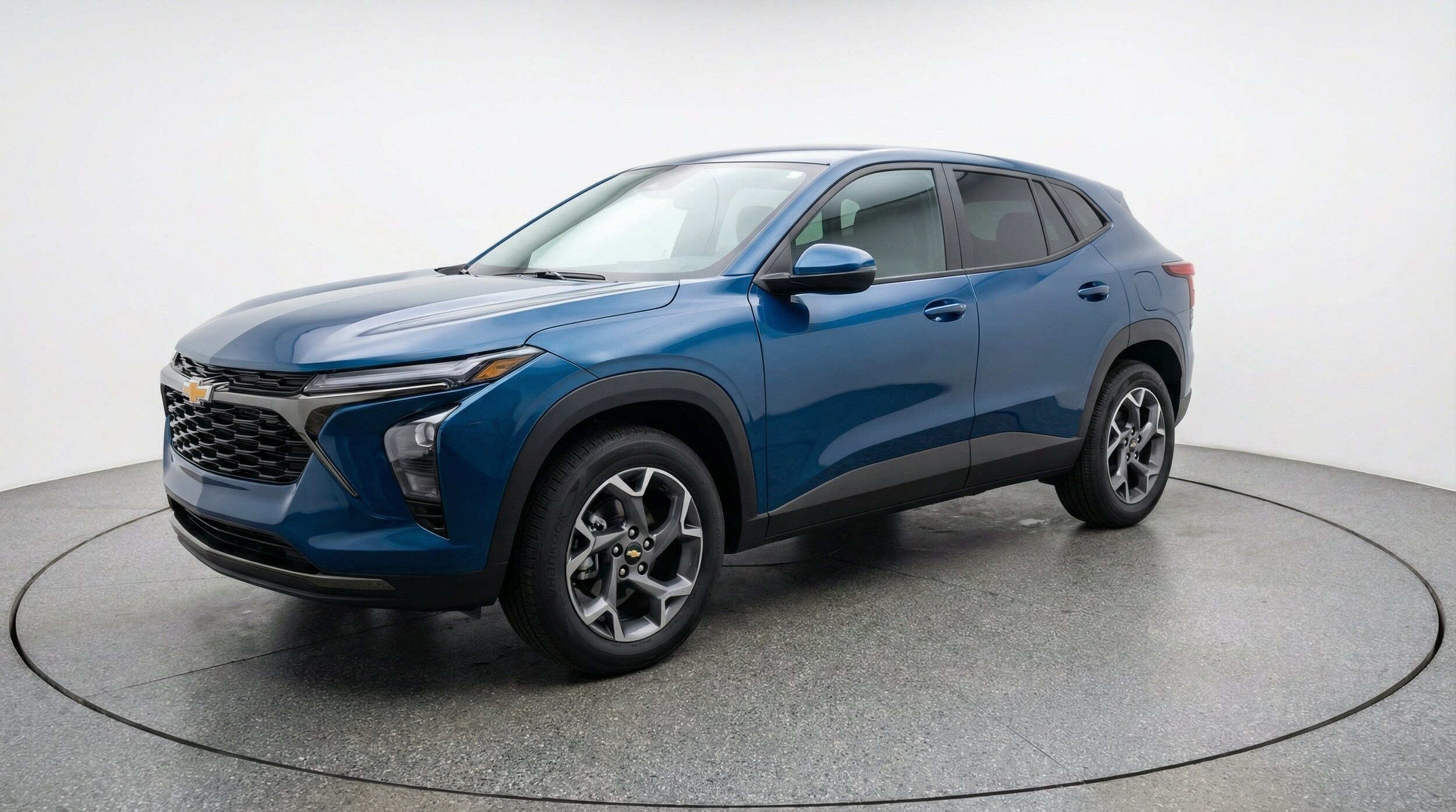Thumbnail: 2025 Chevrolet Trax - 3
