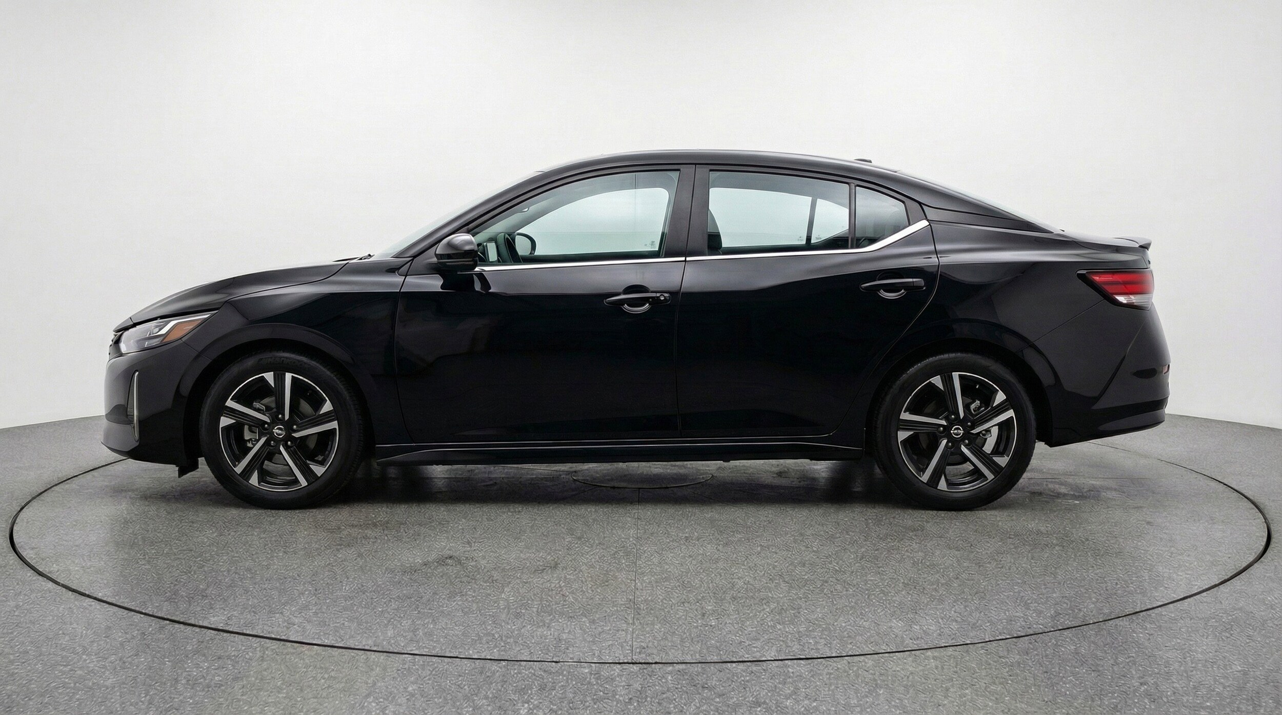 Thumbnail: 2025 Nissan Sentra - 5