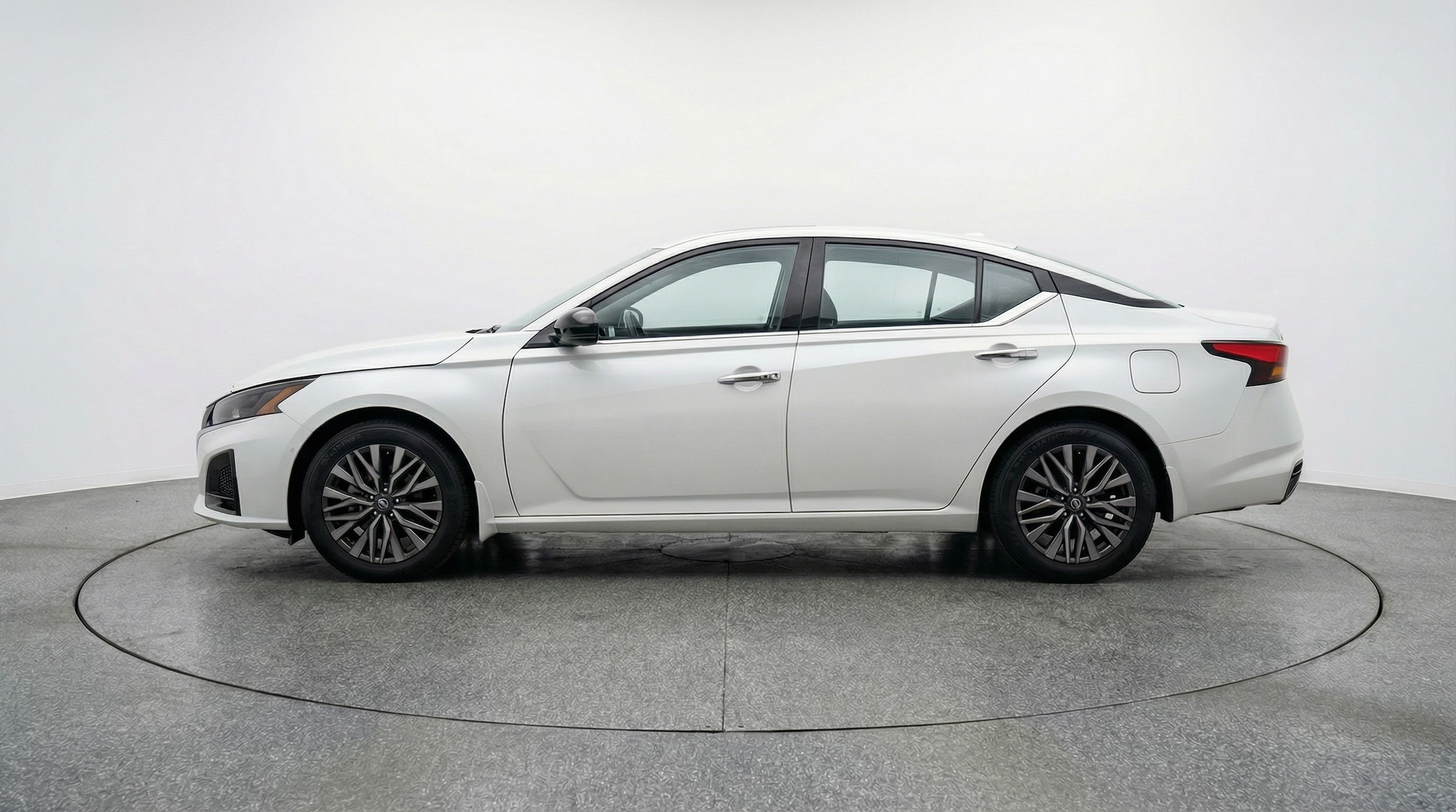 Thumbnail: 2025 Nissan Altima - 4