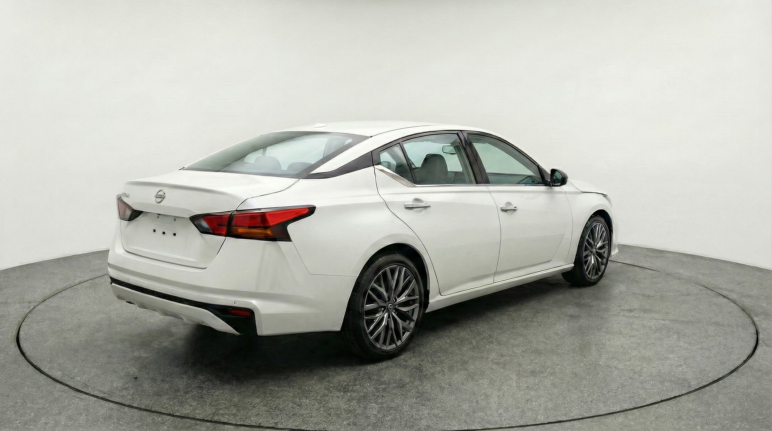 Thumbnail: 2025 Nissan Altima - 9