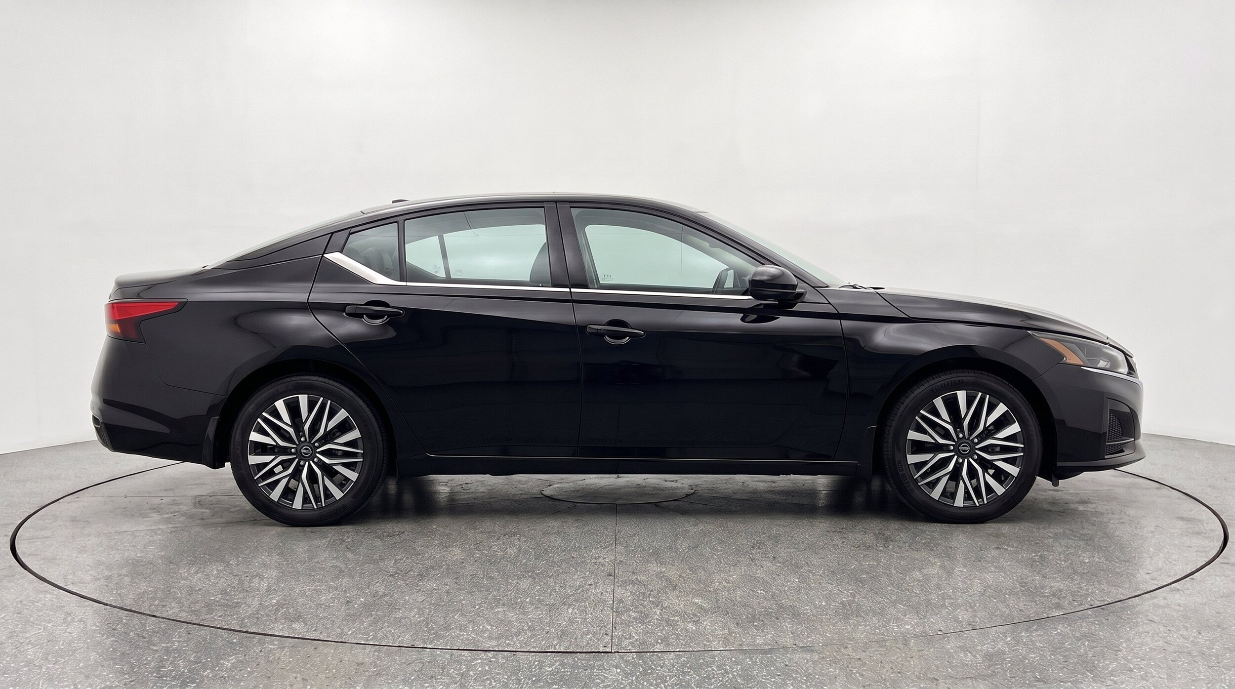 Thumbnail: 2025 Nissan Altima - 10