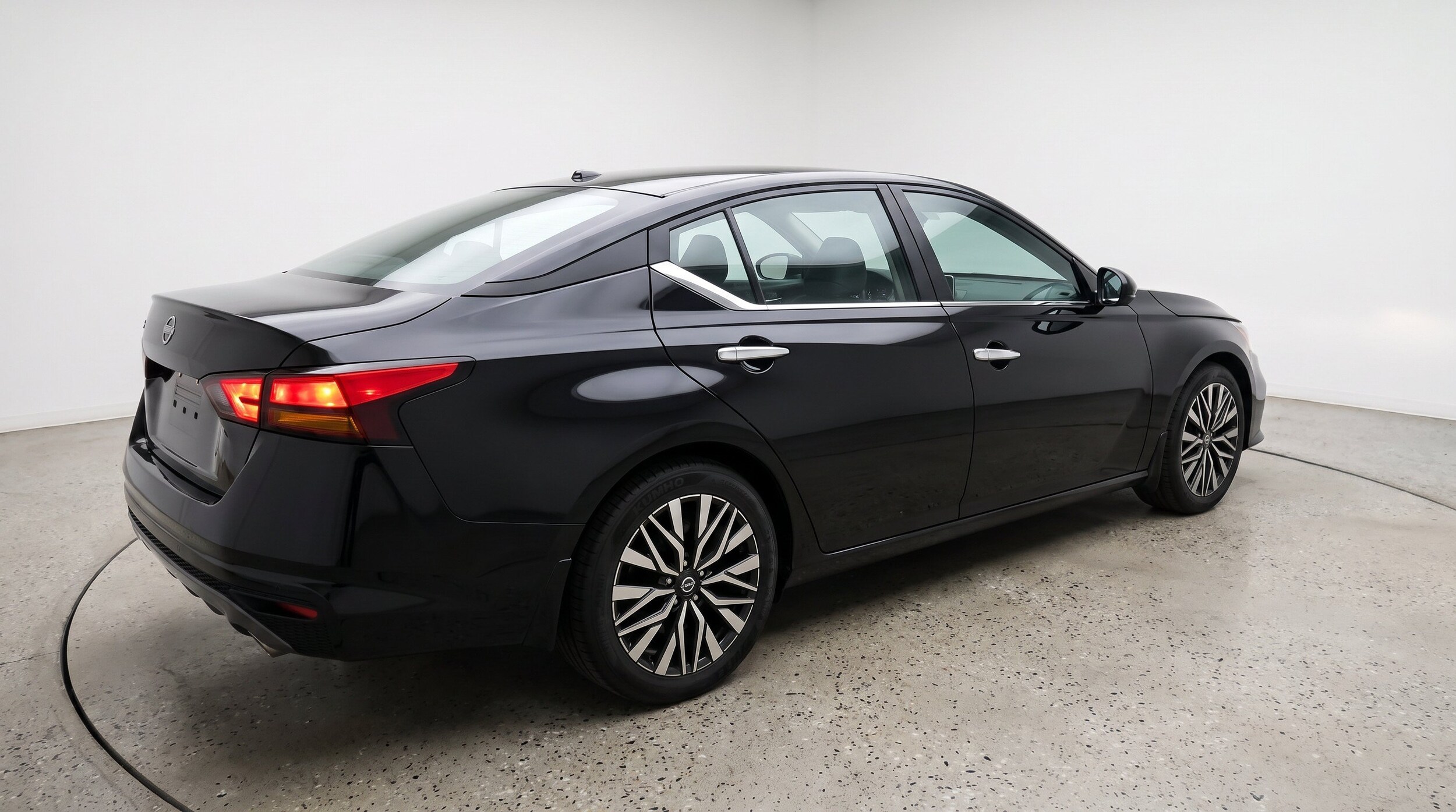 Thumbnail: 2025 Nissan Altima - 9