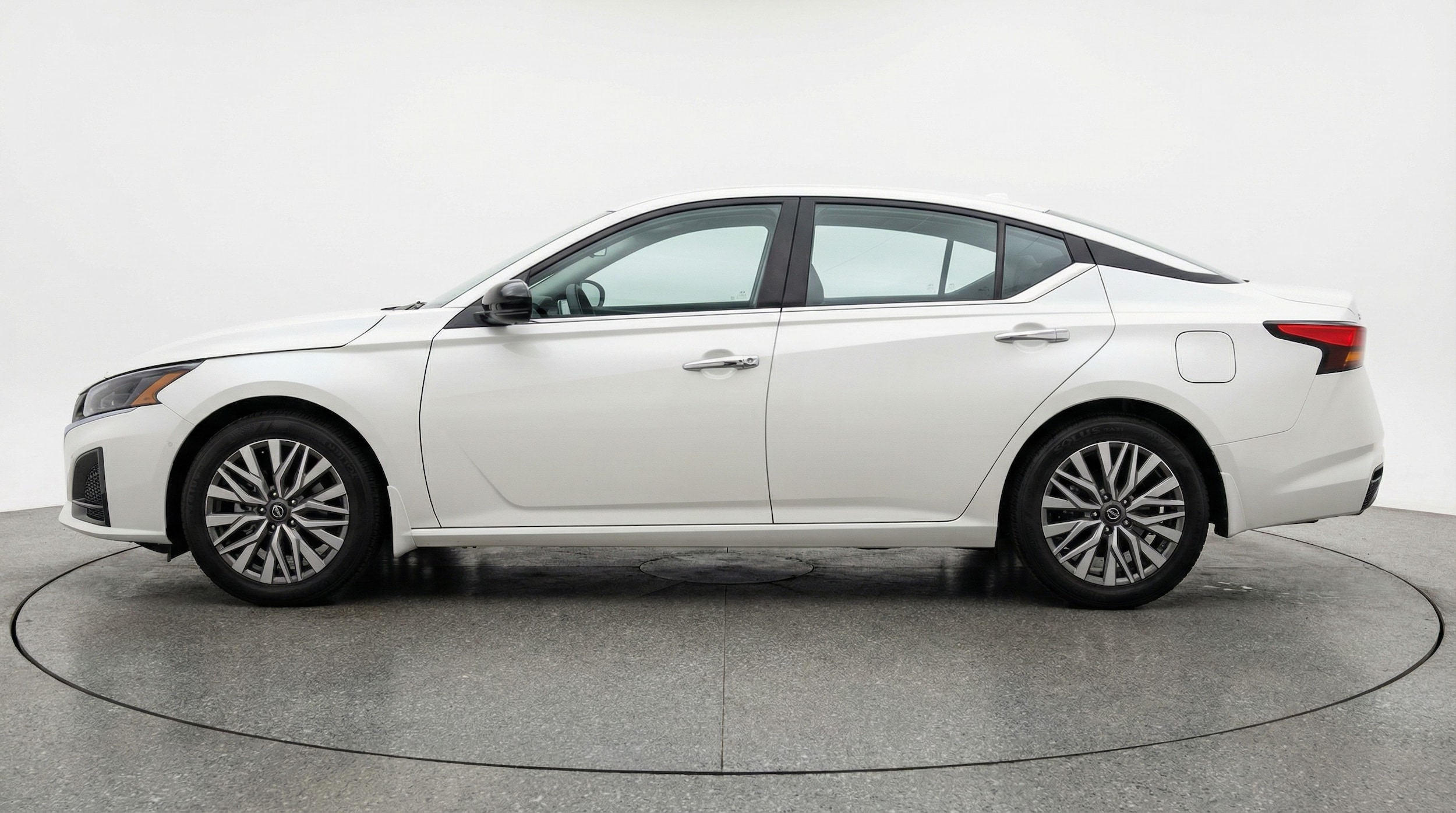 Thumbnail: 2025 Nissan Altima - 4