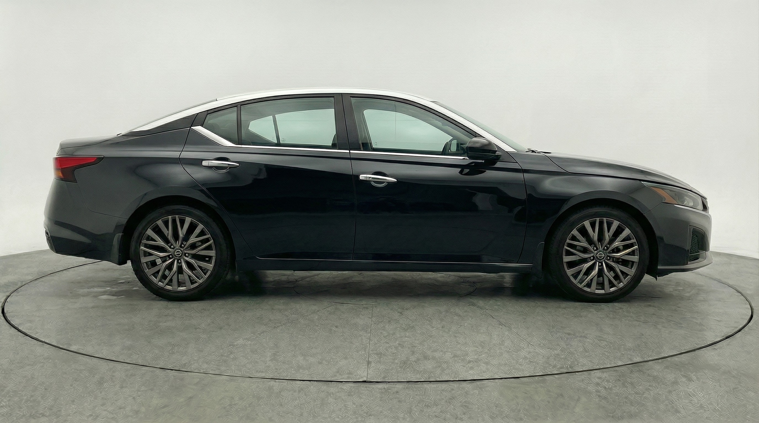 Thumbnail: 2025 Nissan Altima - 8