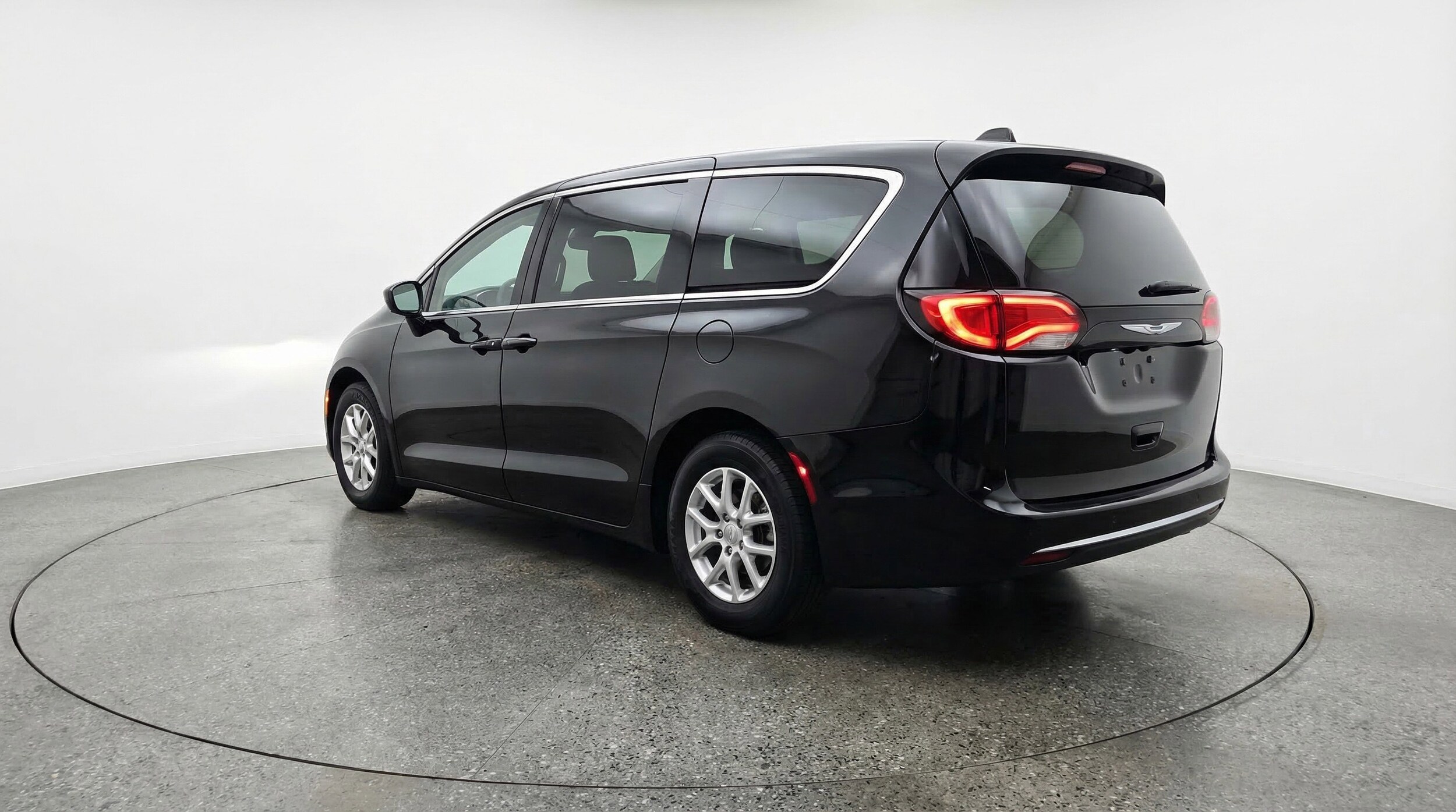 Thumbnail: 2024 Chrysler Voyager - 6