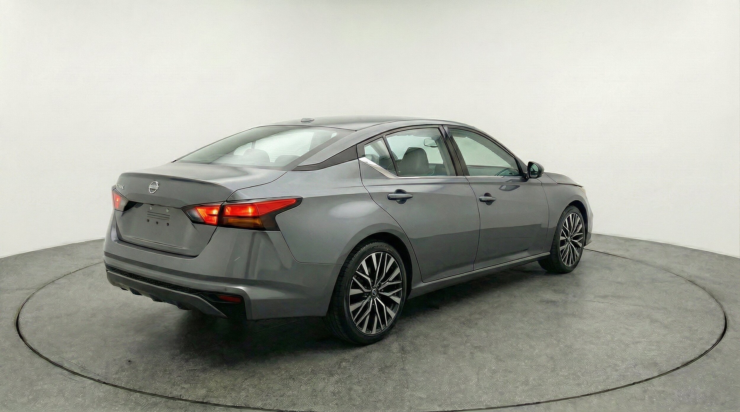 Thumbnail: 2025 Nissan Altima - 9