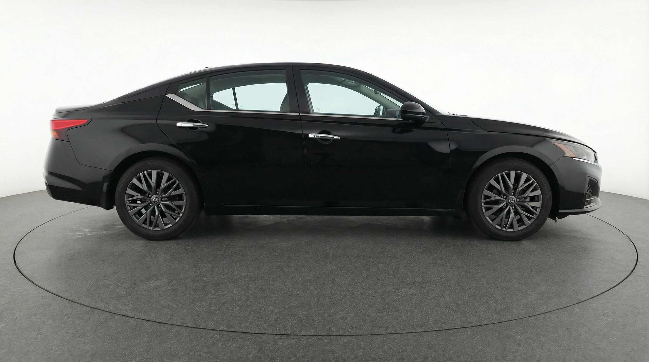 Thumbnail: 2025 Nissan Altima - 8