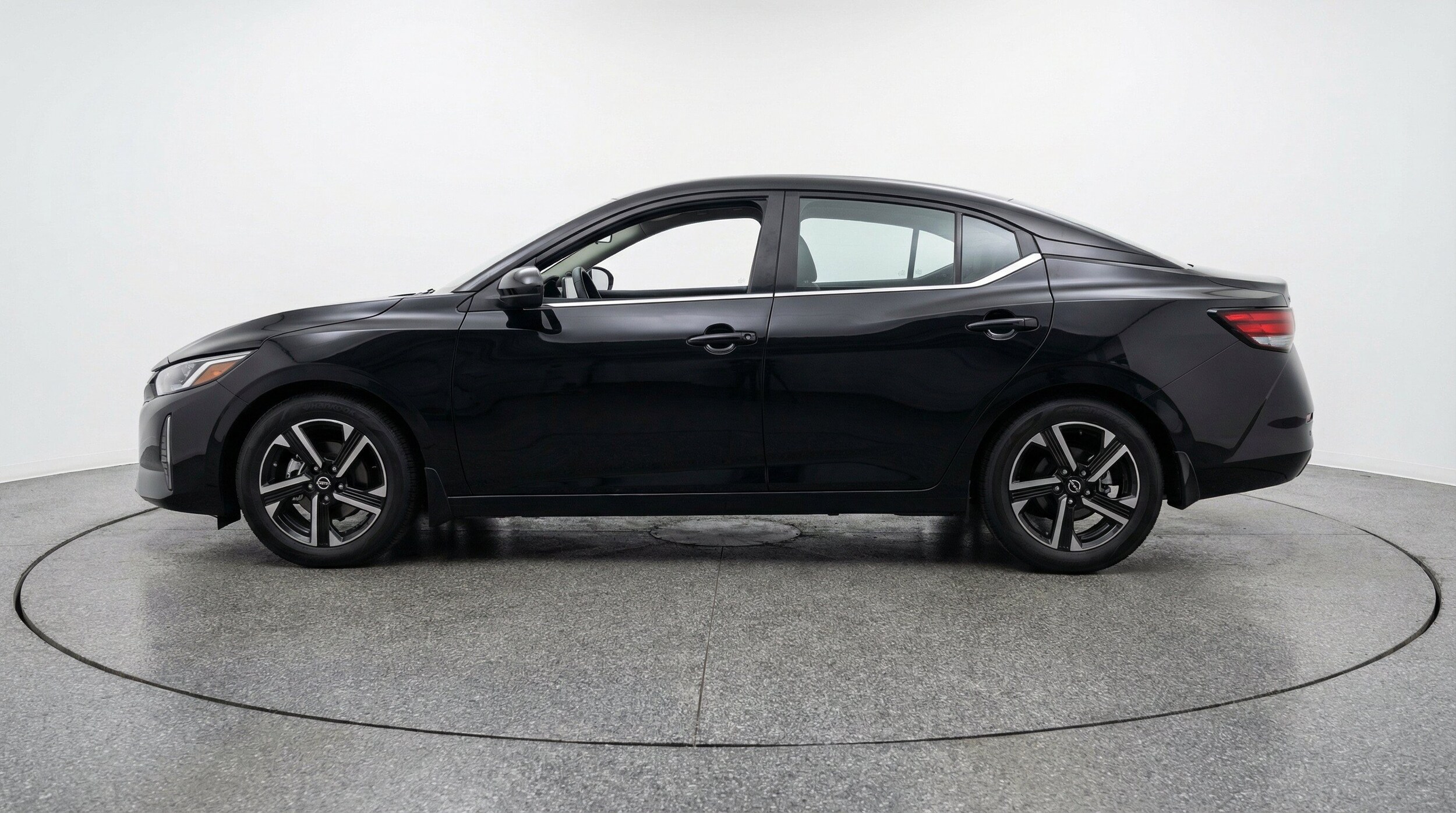Thumbnail: 2025 Nissan Sentra - 5