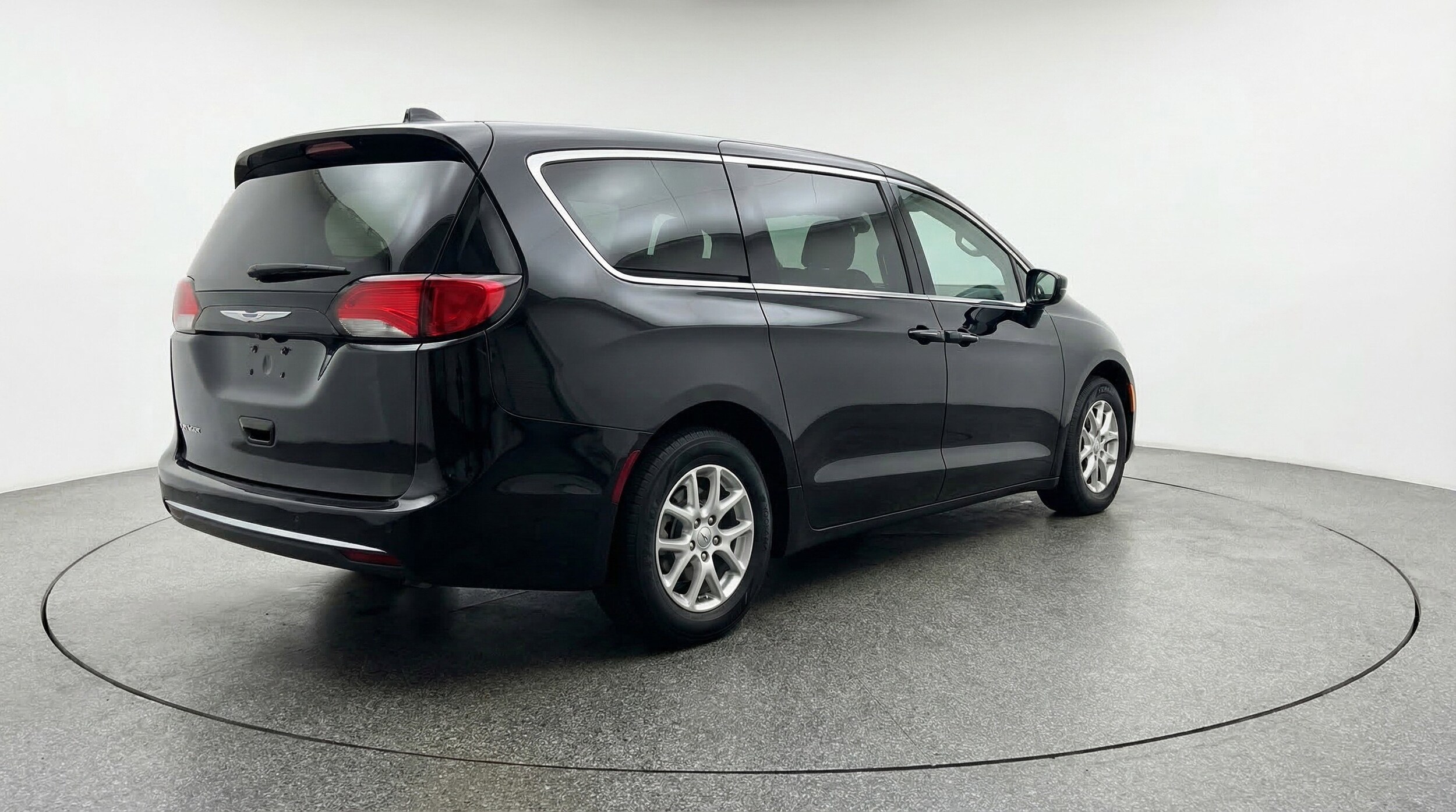 Thumbnail: 2024 Chrysler Voyager - 9