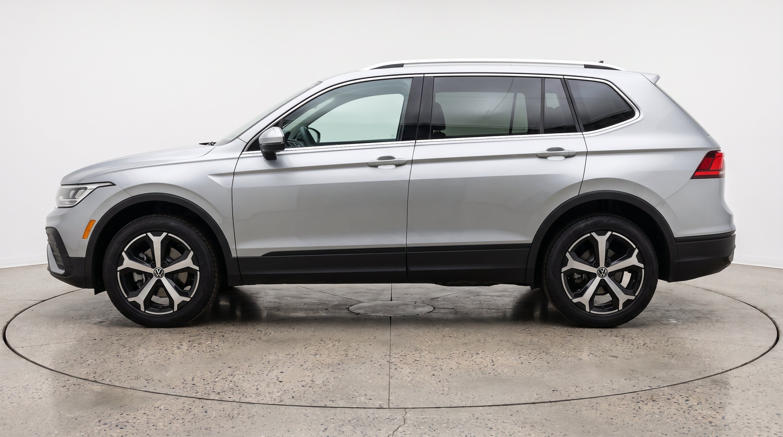 Thumbnail: 2026 Volkswagen Tiguan - 5