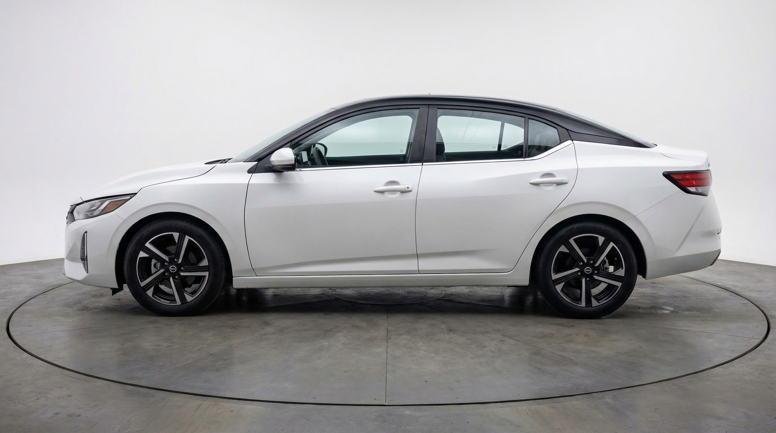 Thumbnail: 2025 Nissan Sentra - 5