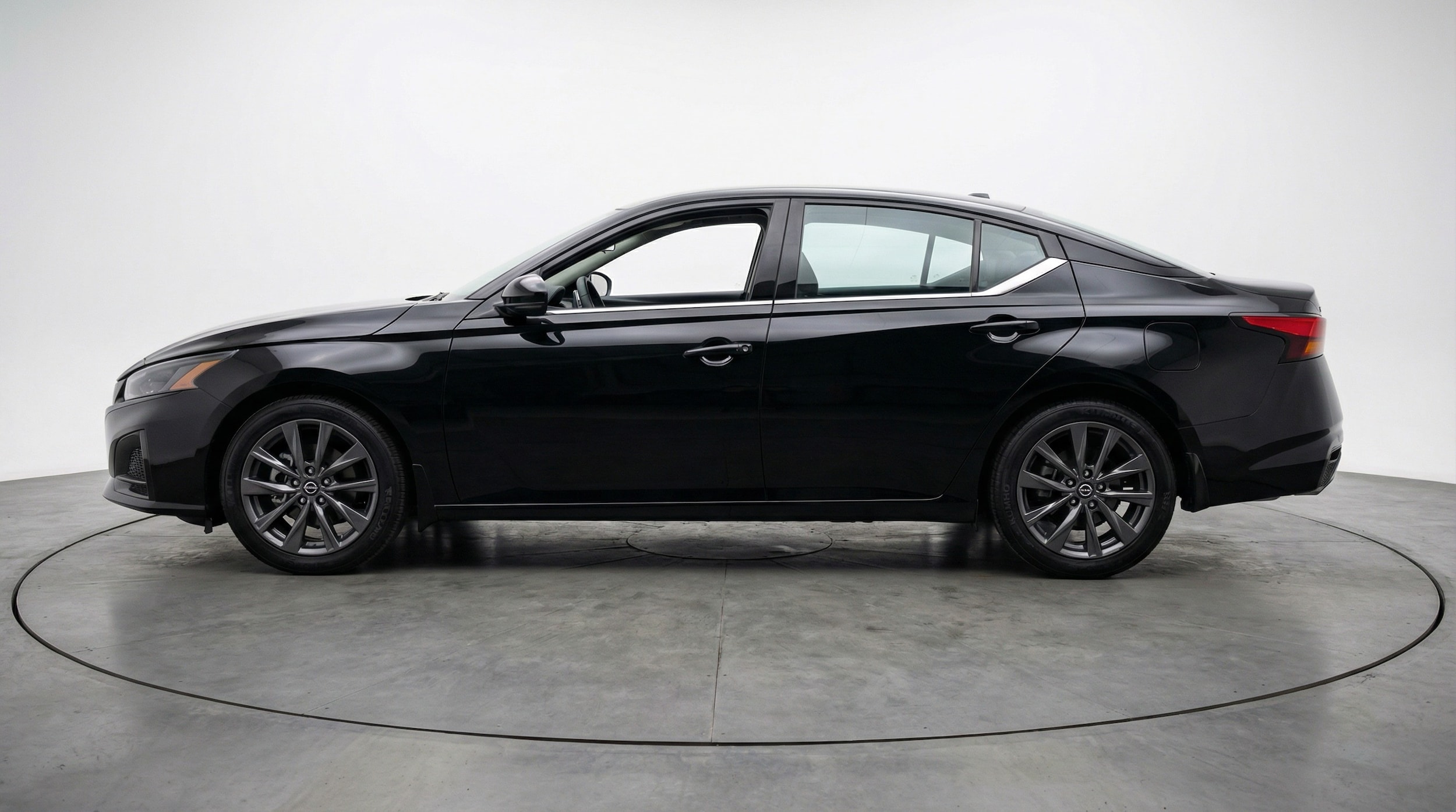 Thumbnail: 2025 Nissan Altima - 4