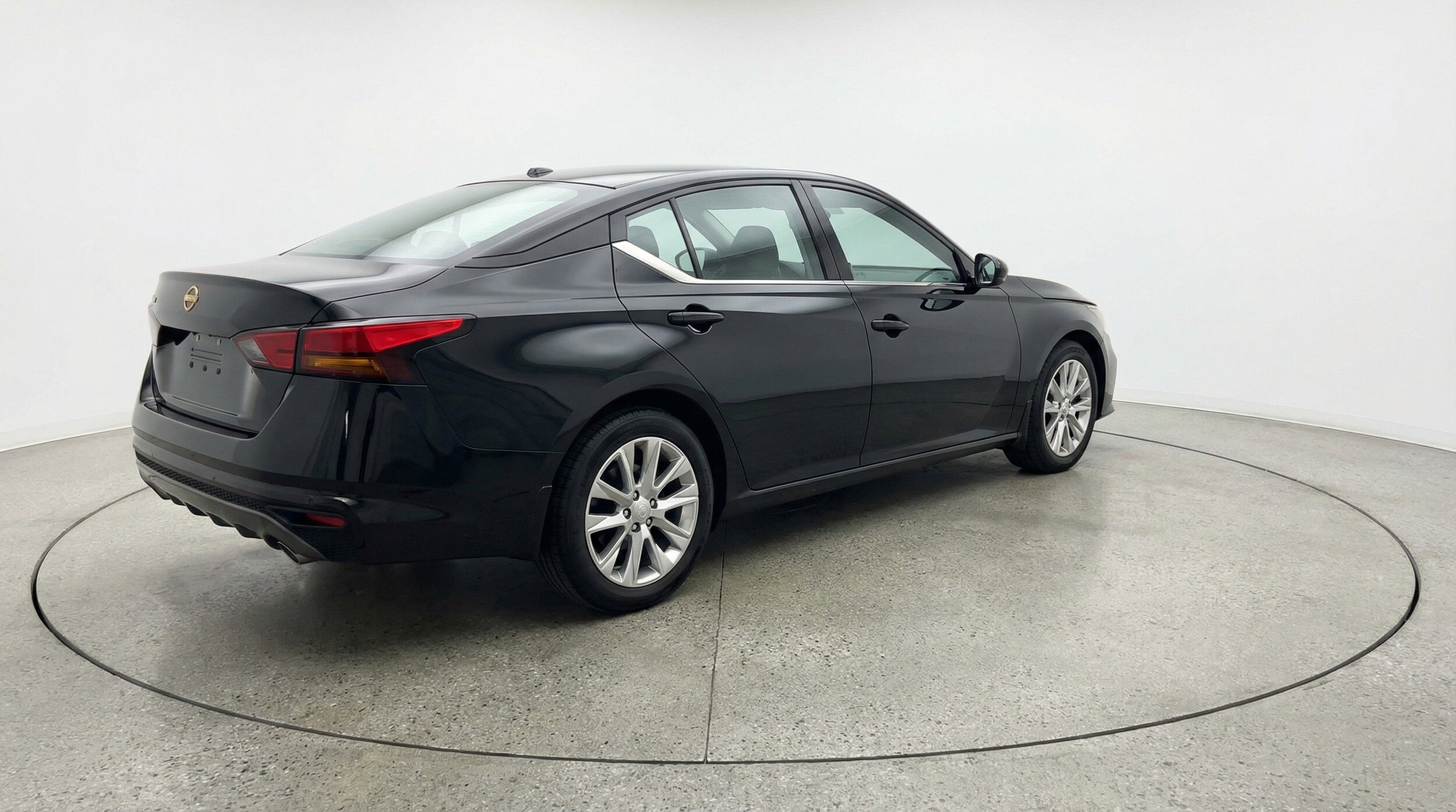 Thumbnail: 2025 Nissan Altima - 9