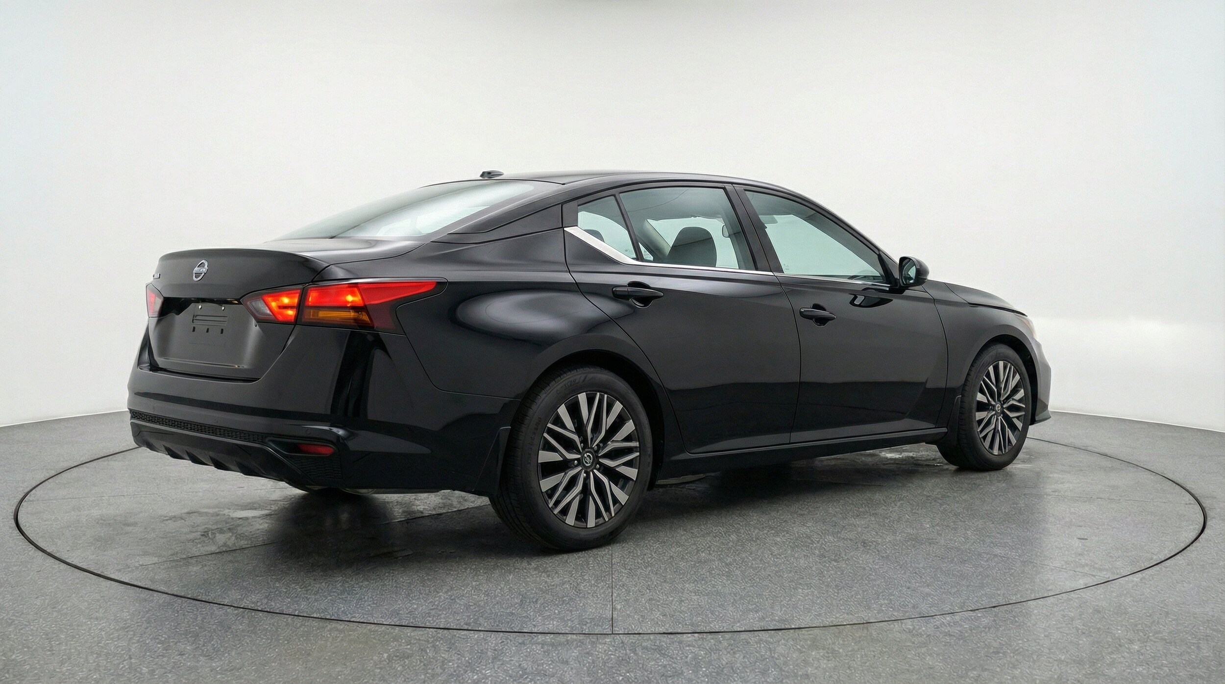 Thumbnail: 2025 Nissan Altima - 9