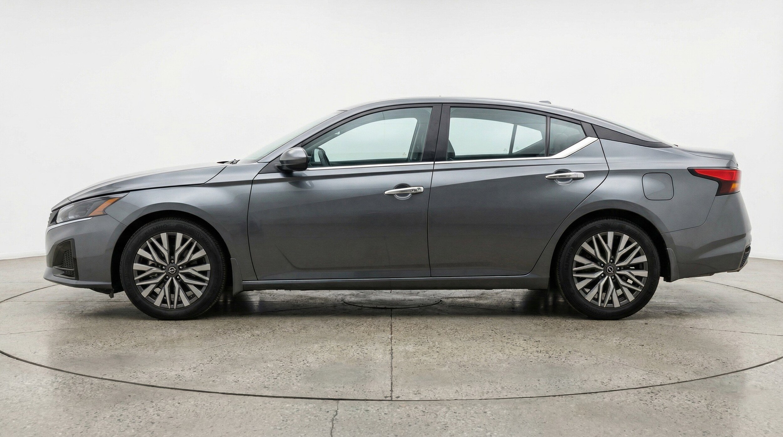 Thumbnail: 2025 Nissan Altima - 5