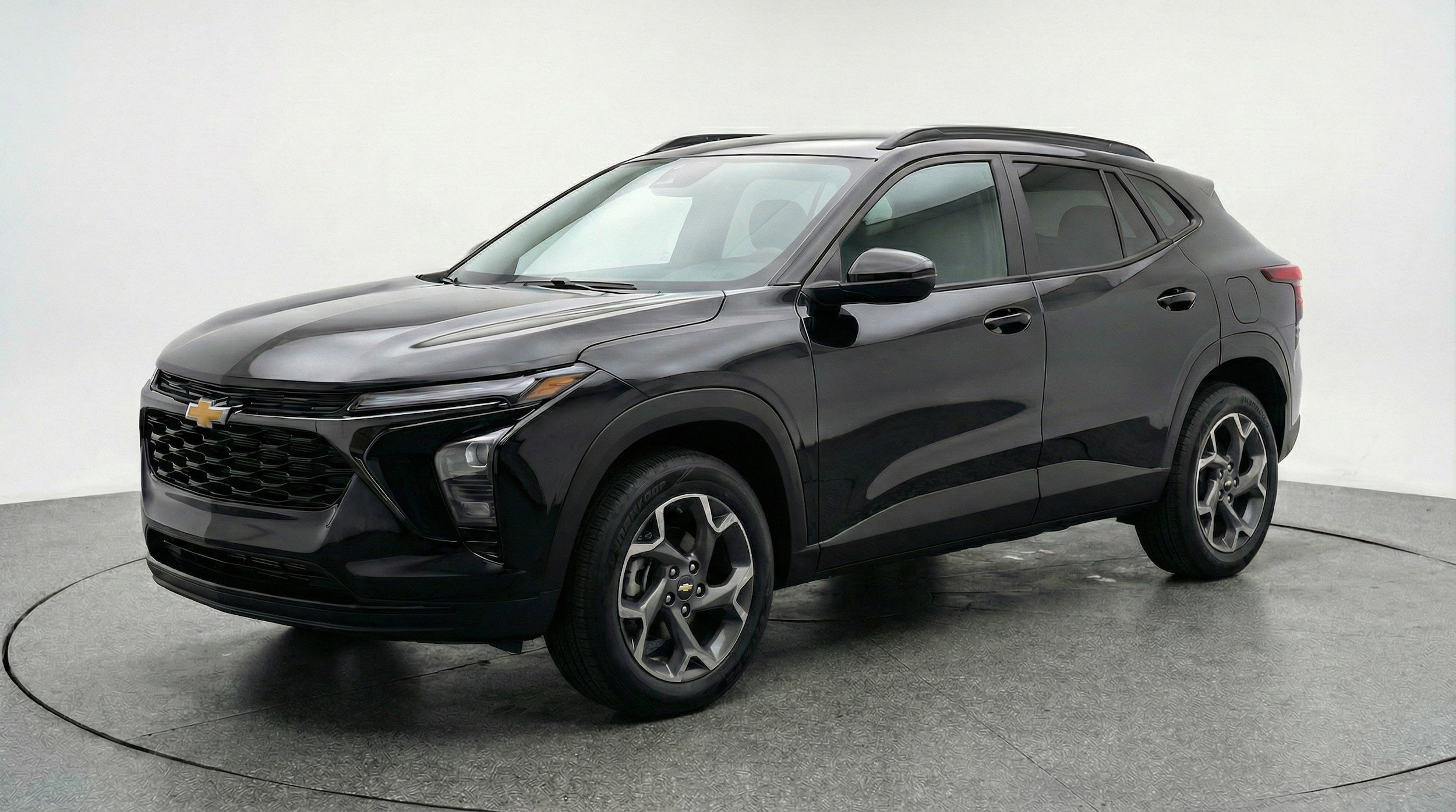 Thumbnail: 2025 Chevrolet Trax - 3