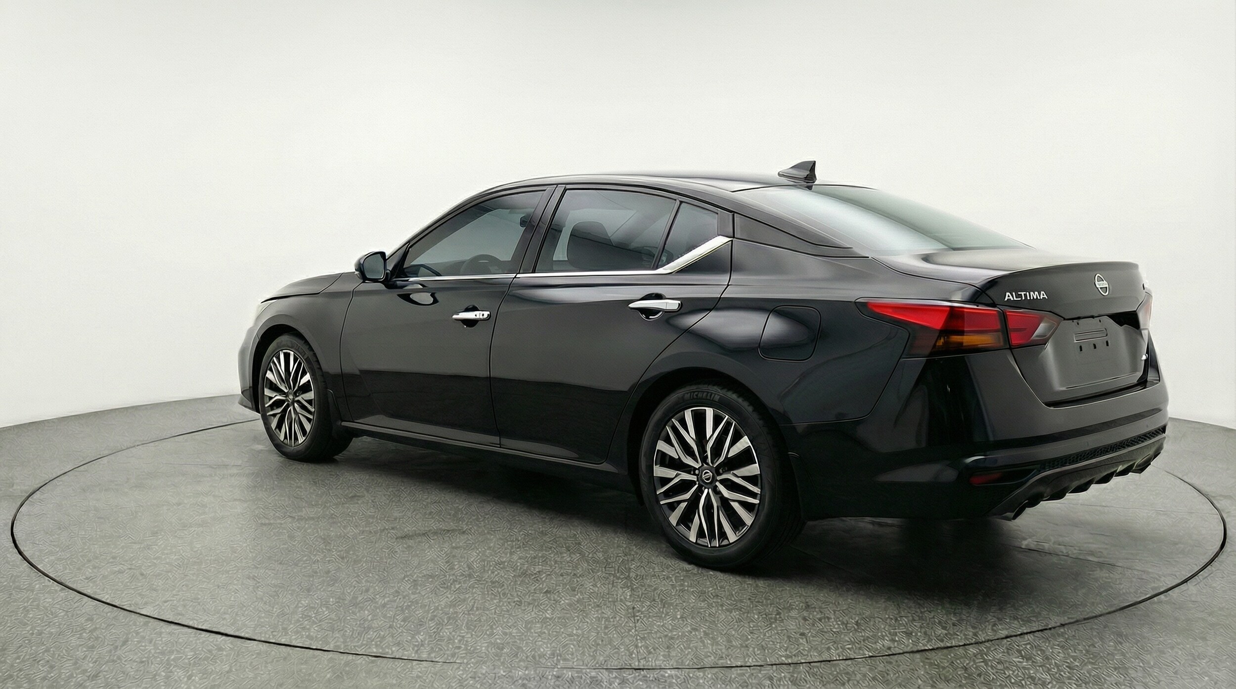 Thumbnail: 2025 Nissan Altima - 5