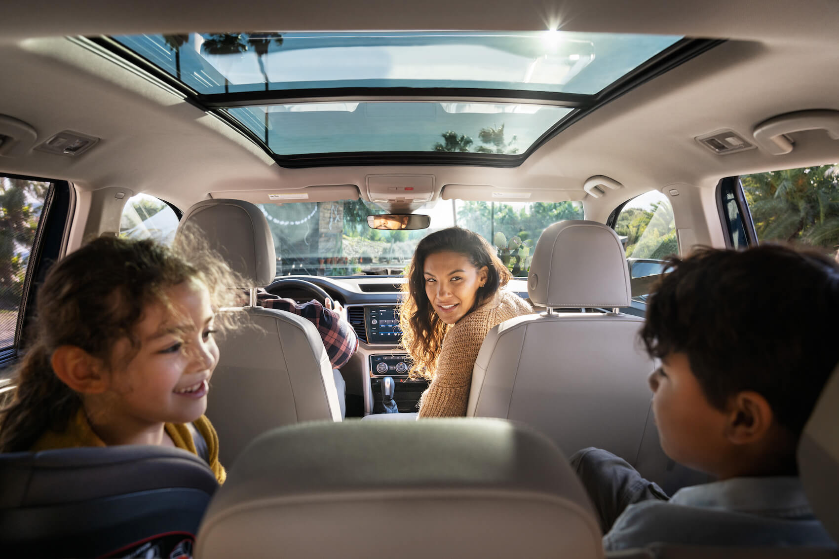 How to Connect Your Smartphone to the Volkswagen Atlas near Oklahoma