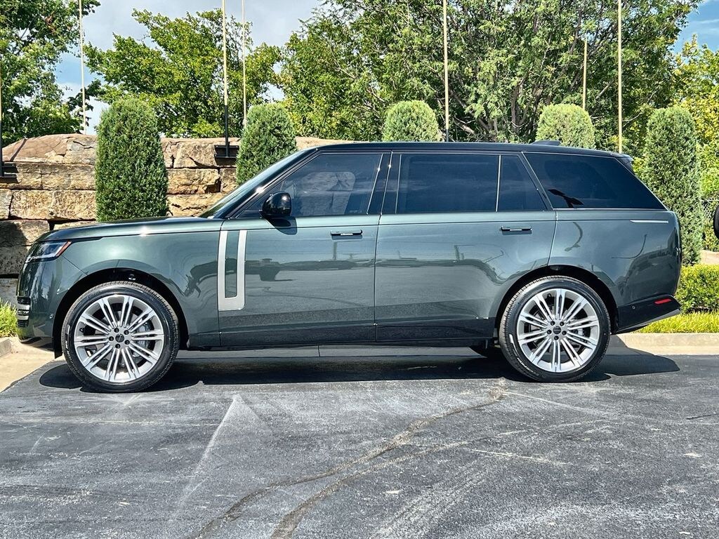 New 2026 Land Rover Range Rover SE SUV