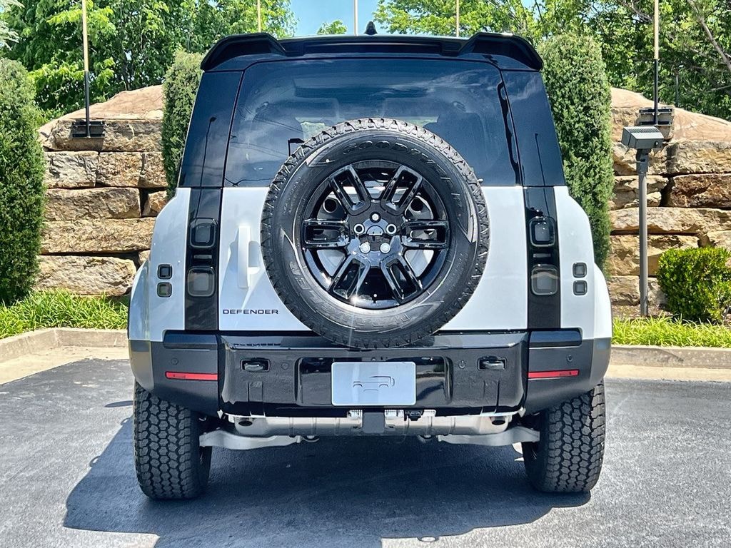 New 2026 Land Rover Defender 110 S 300PS SUV