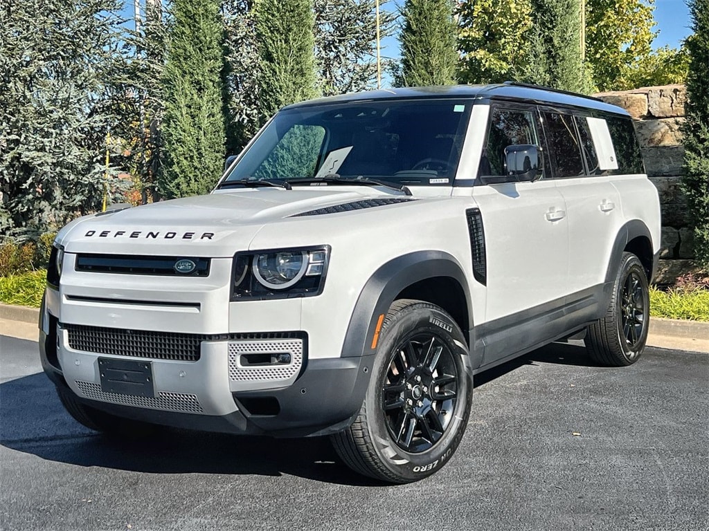 2023 Land Rover Defender S's photo